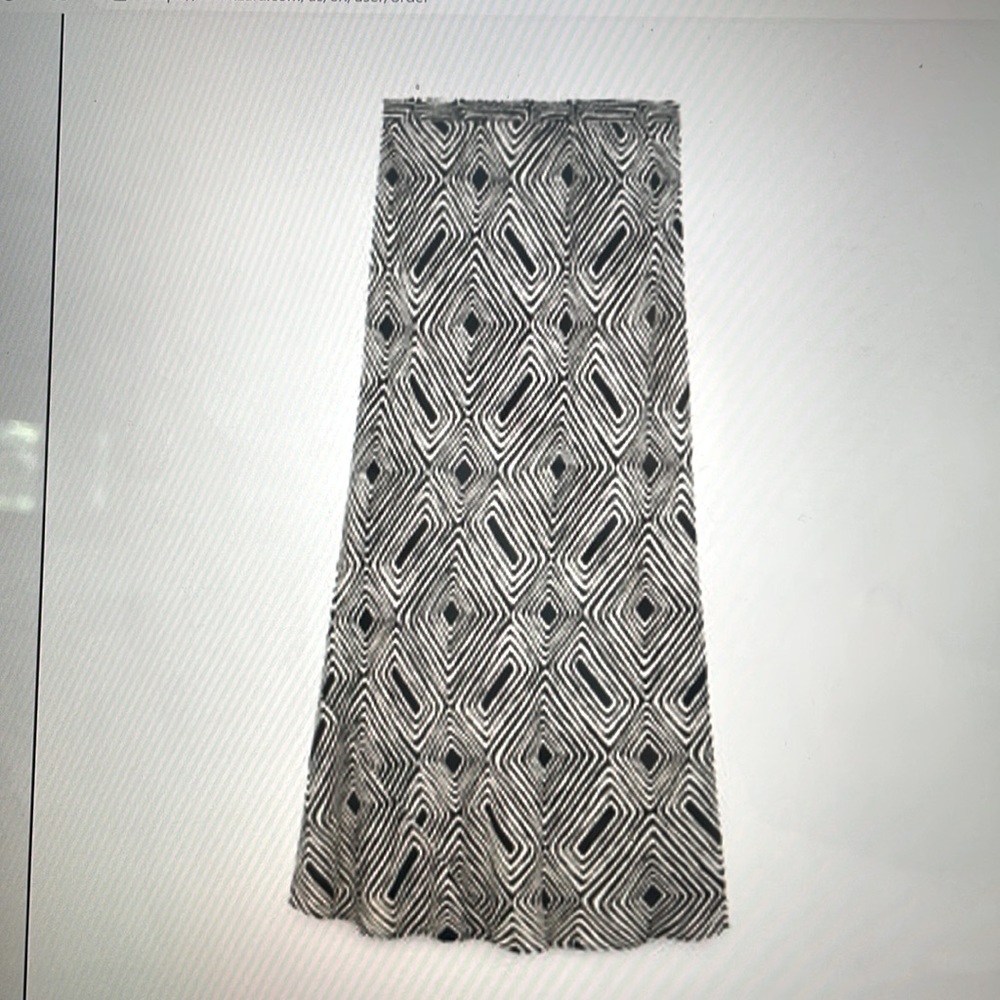 NWT - Zara - Geometric Print Midi Skirt - Black and Ecru - Large